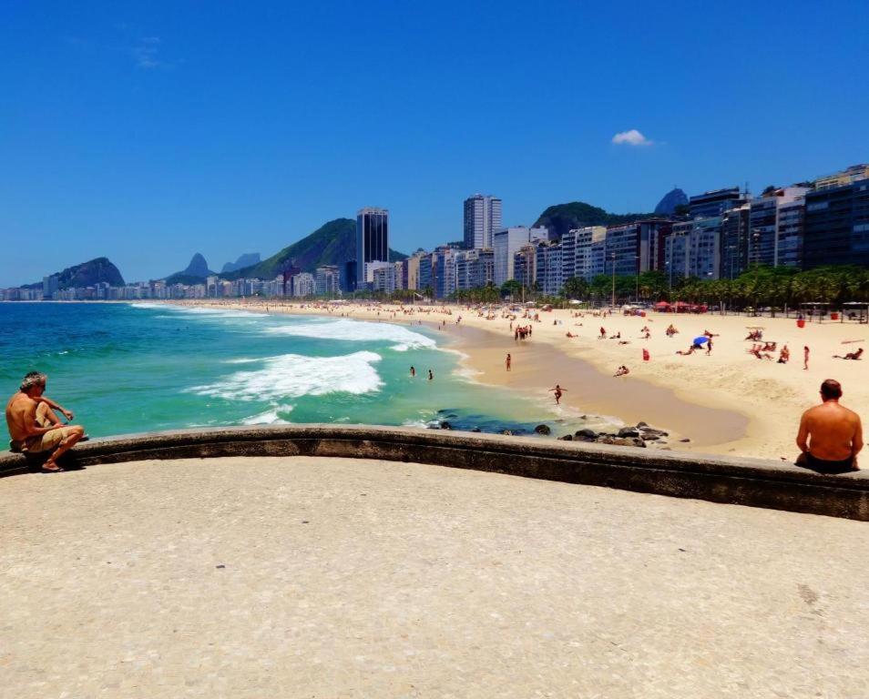 Completo Ao Lado Da De Copacabana Com Ar, Duas Camas, Wifi, Canais A Cabo, Ate 3 Pessoas, Pauloangerami Df125 Apartemen Rio de Janeiro