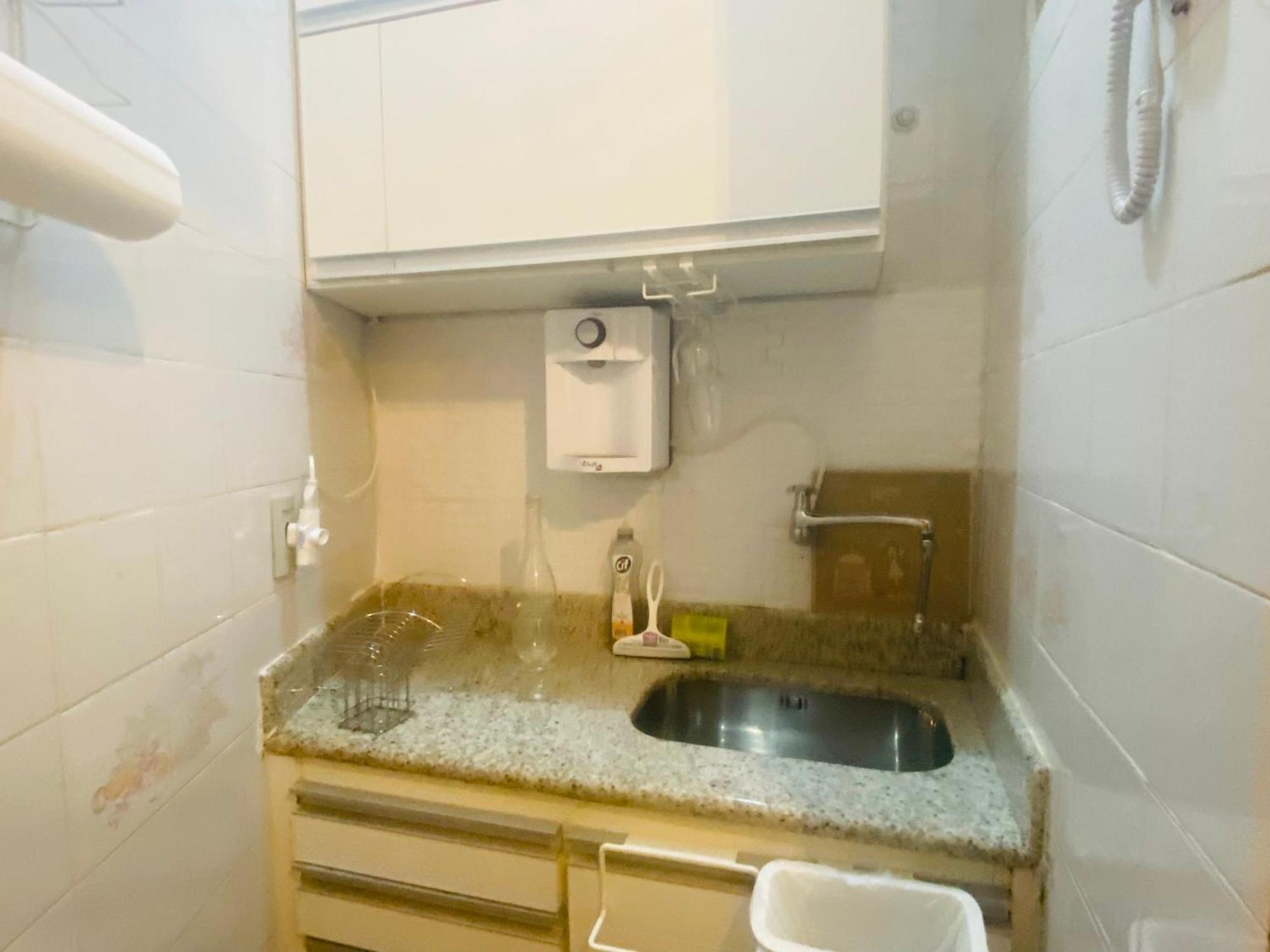 Completo Ao Lado Da De Copacabana Com Ar, Duas Camas, Wifi, Canais A Cabo, Ate 3 Pessoas, Pauloangerami Df125 Apartemen Rio de Janeiro
